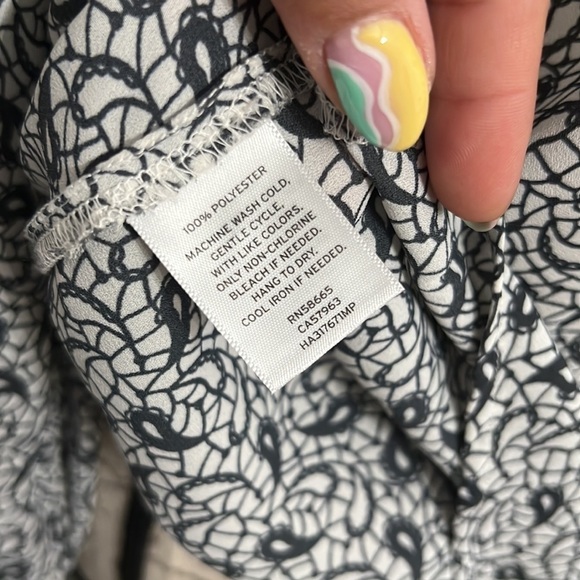 Halogen Blouse Medium Swirl Design Polyester - Picture 5 of 8